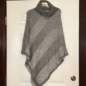 Violet Ruby Turtleneck Knit Poncho XL Gray Herringbone Wrap Pullover Loose Cizy